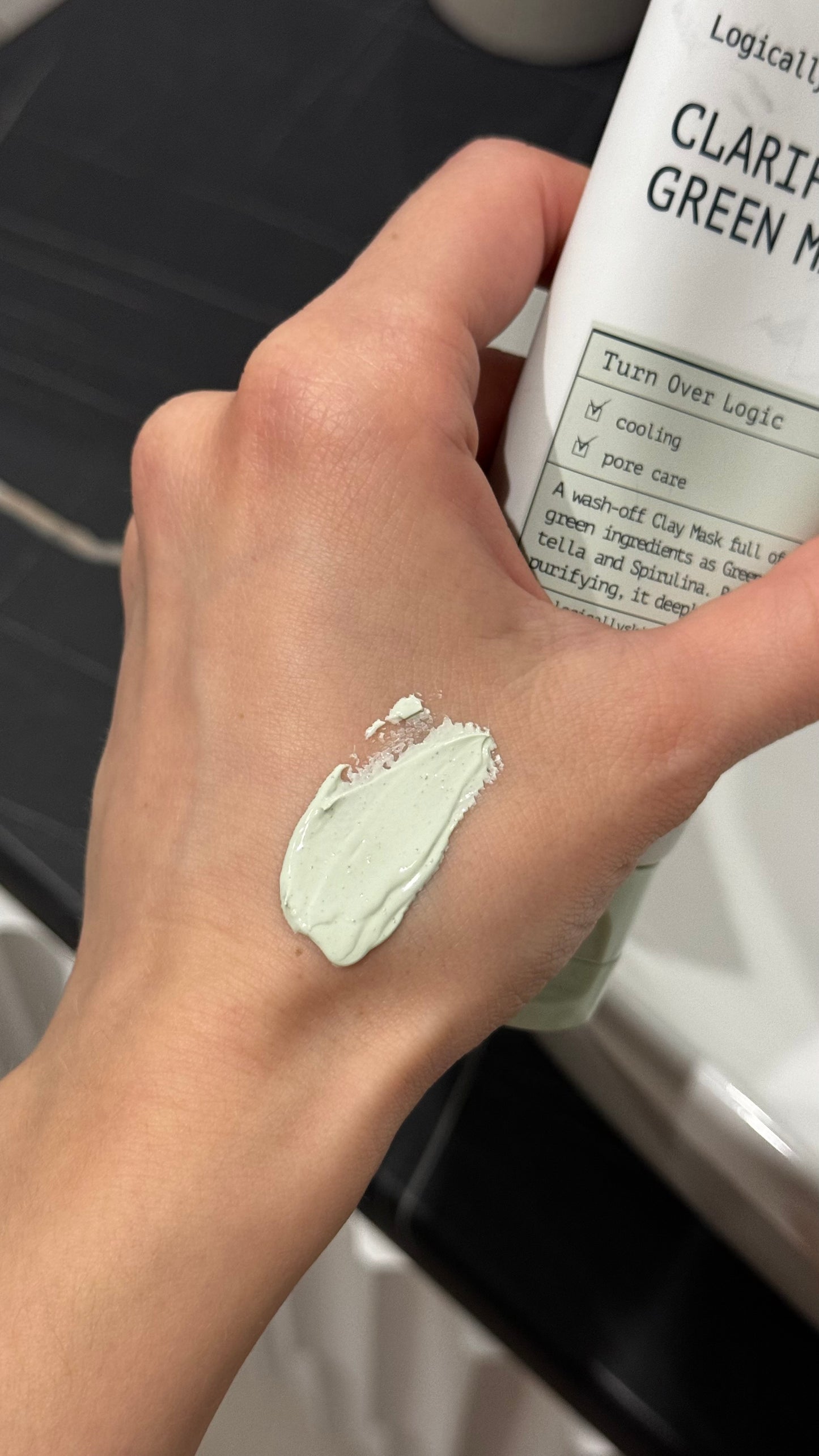 Очищувальна маска з глиною та спіруліною Logically, Skin Clarifying Green Mask, 100 g