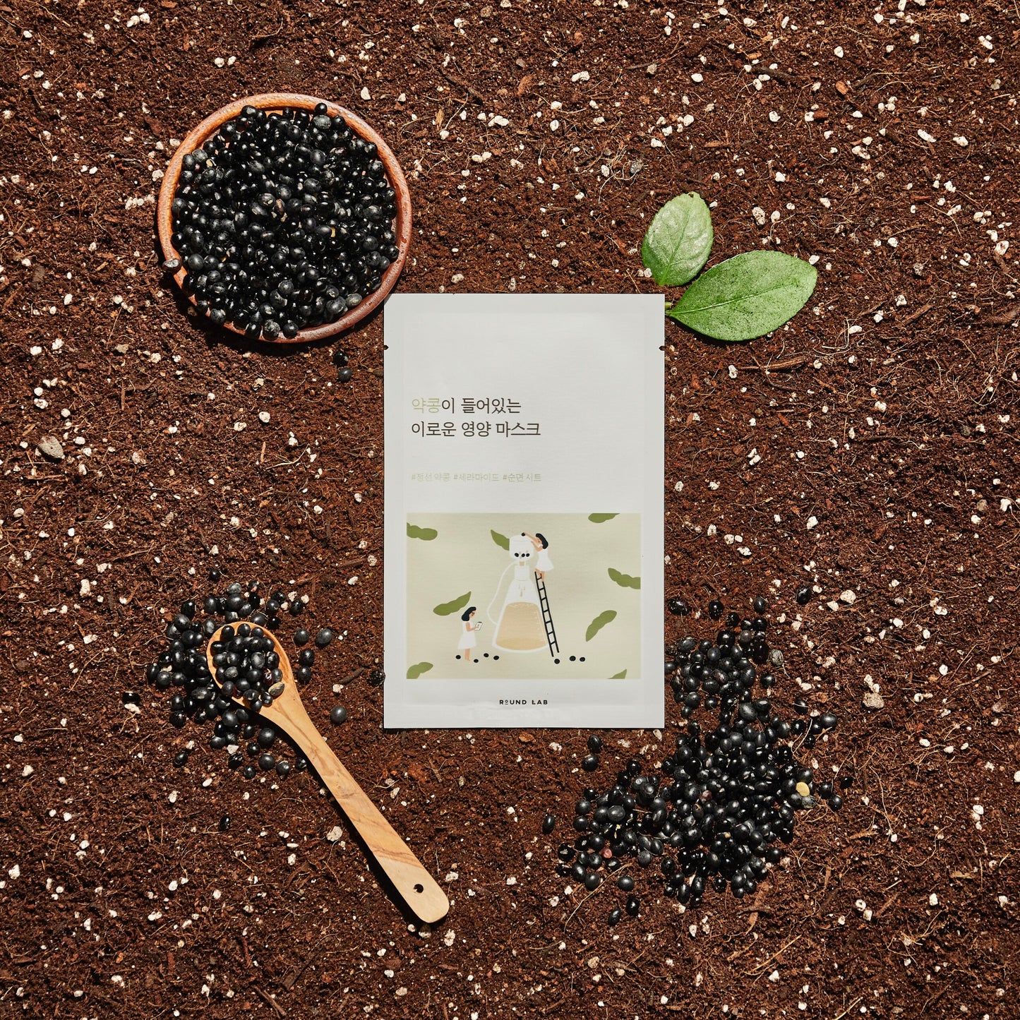 Поживна тканинна маска з екстрактом чорних соєвих бобів ROUND LAB Soybean Nourishing Mask Sheet, 27 ml