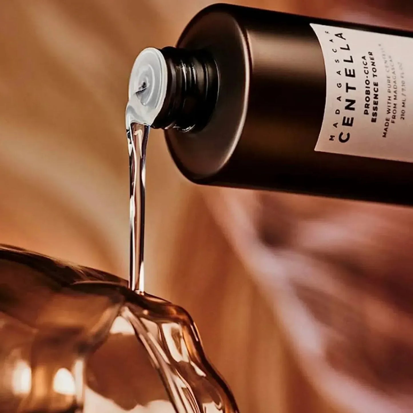 Тонер-есенція з пробіотиками SKIN1004 Madagascar Centella Probio-Cica Essence Toner, 210 ml