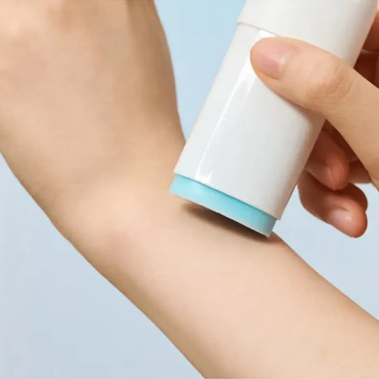 Сонцезахисний стік для обличчя Skin 1004 Madagascar Centella Hyalu-Cica Silky-Fit Sun Stick SPF 50+ PA++++, 20 g